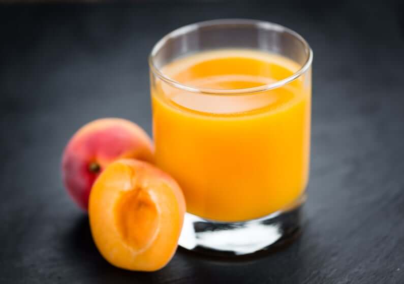 Syrian apricot juice
