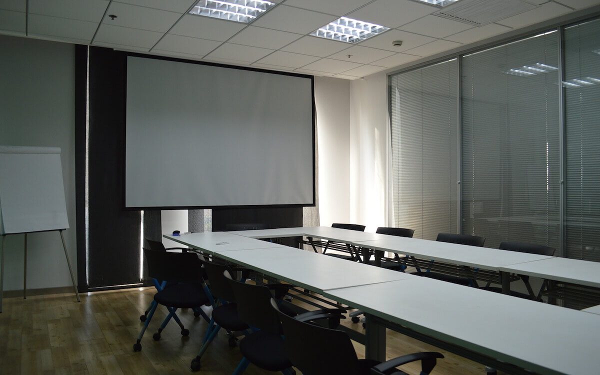 conference-room-614449_1920 (1)